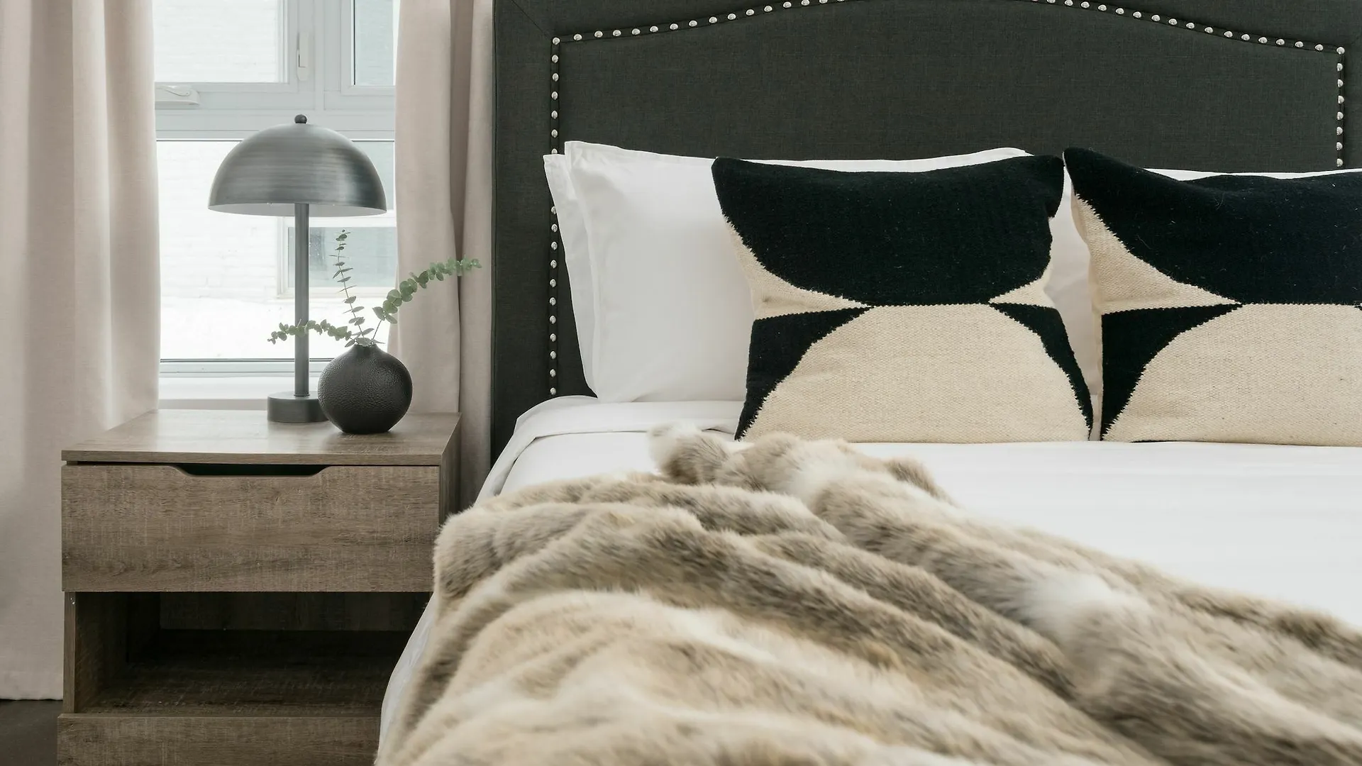 Lovely 2Br In Old Montreal By Sonder Apartment